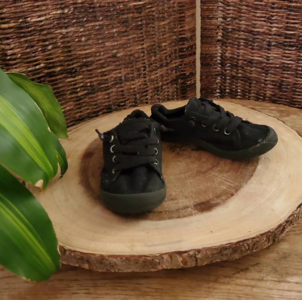 🌊 Roxy 💙 Black Sneakers 🖤 👟 Girls Sz. 11 🌺